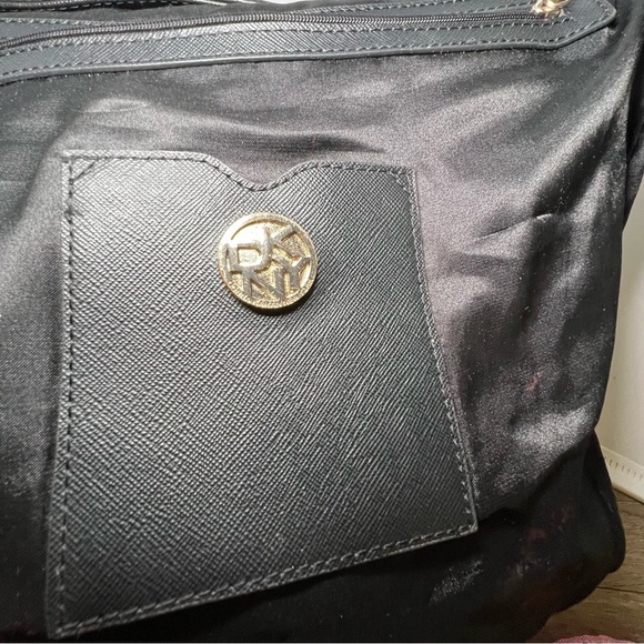 DKNY Large Black Leather Shoulder Handbag Or Crossbody Bag Gold Hardware - Picture 2 of 8